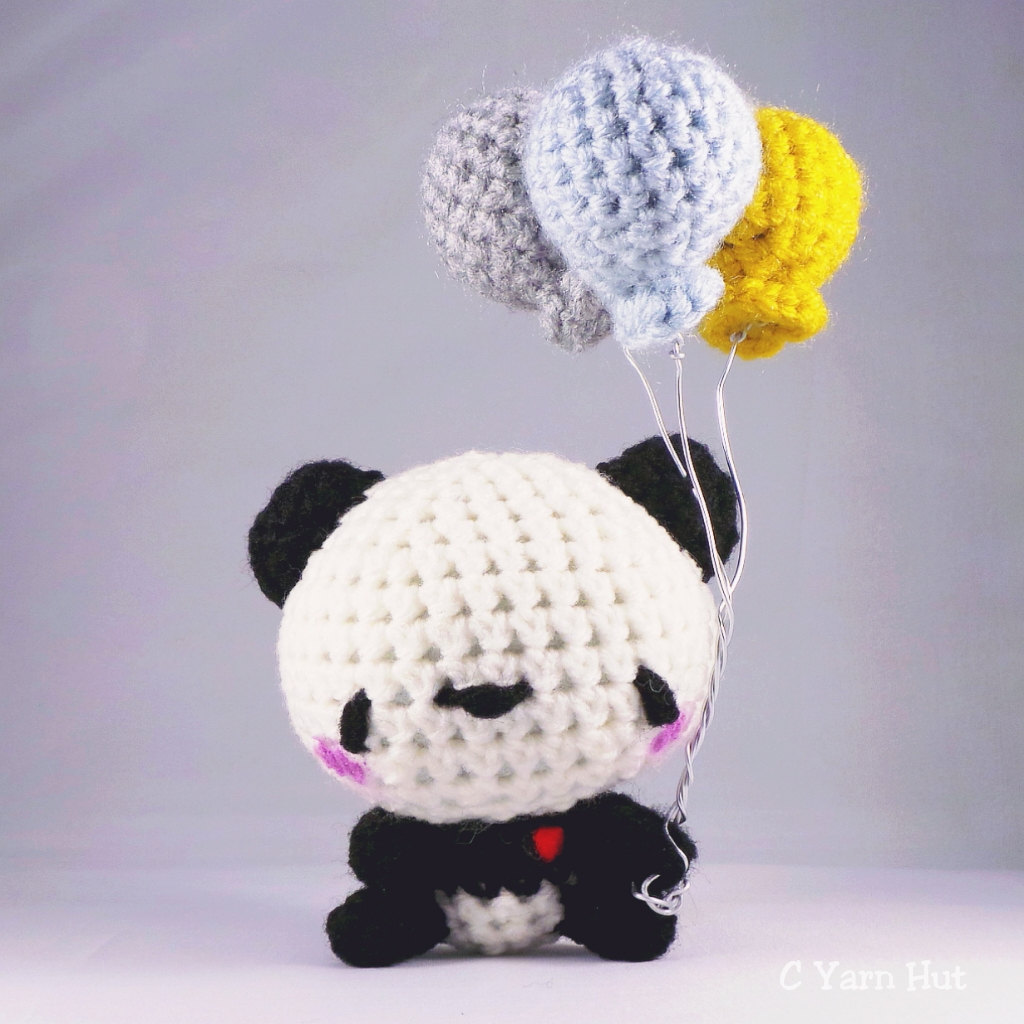 Balloon Panda/ C yarn animals/ crochet/ amigurumi/ stuffed toy/ own designed